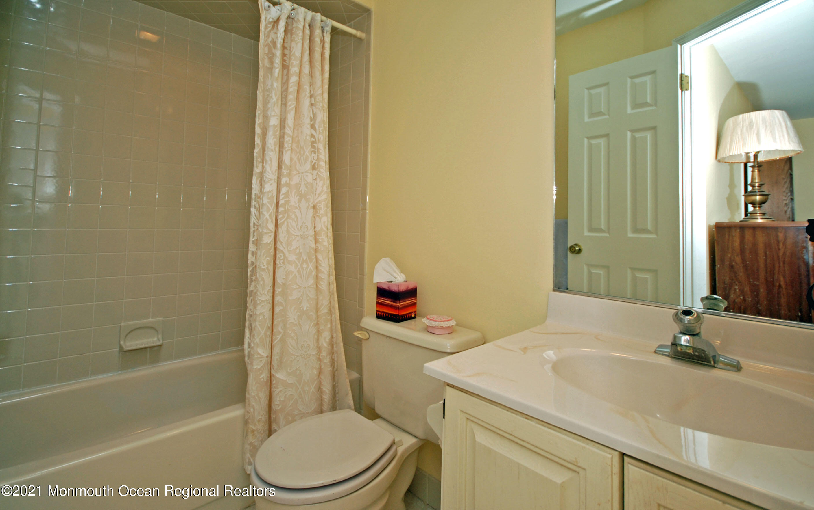 1803 Timber Oaks Road, Unit 1803 Edison, NJ 08820 - Photo 18 of 22 DSC_7300