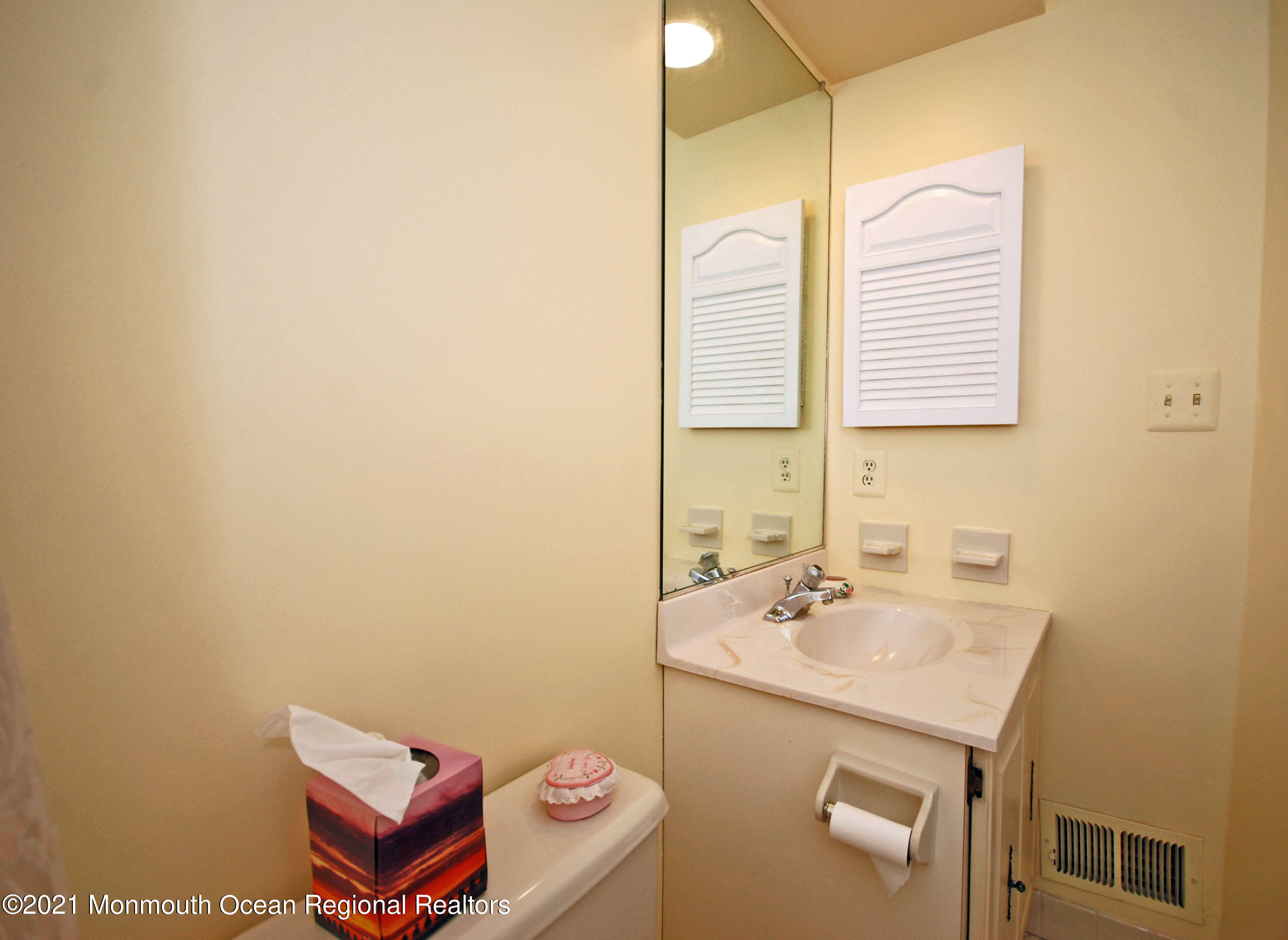 1803 Timber Oaks Road, Unit 1803 Edison, NJ 08820 - Photo 19 of 22 DSC_7301