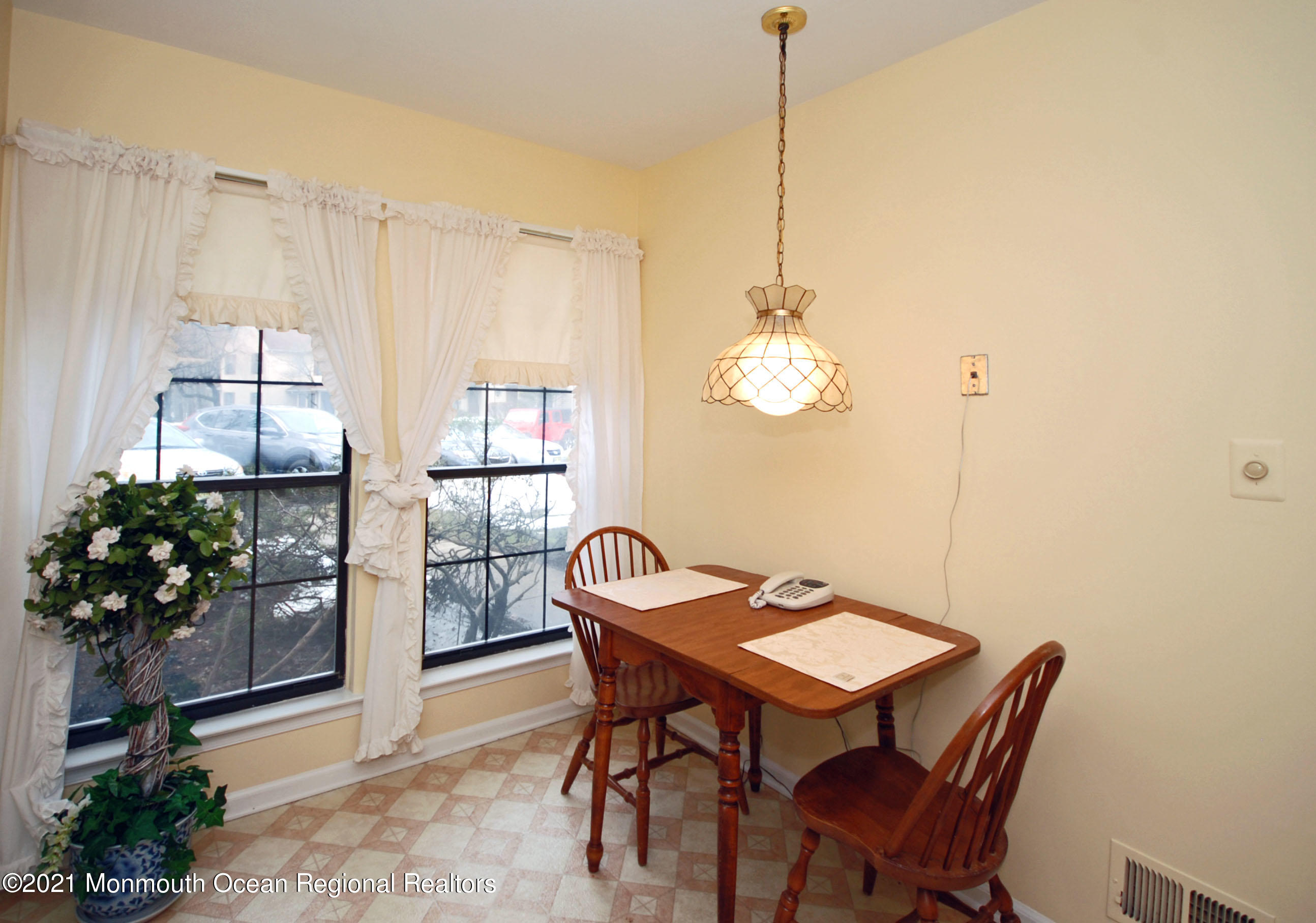 1803 Timber Oaks Road, Unit 1803 Edison, NJ 08820 - Photo 3 of 22 DSC_7293