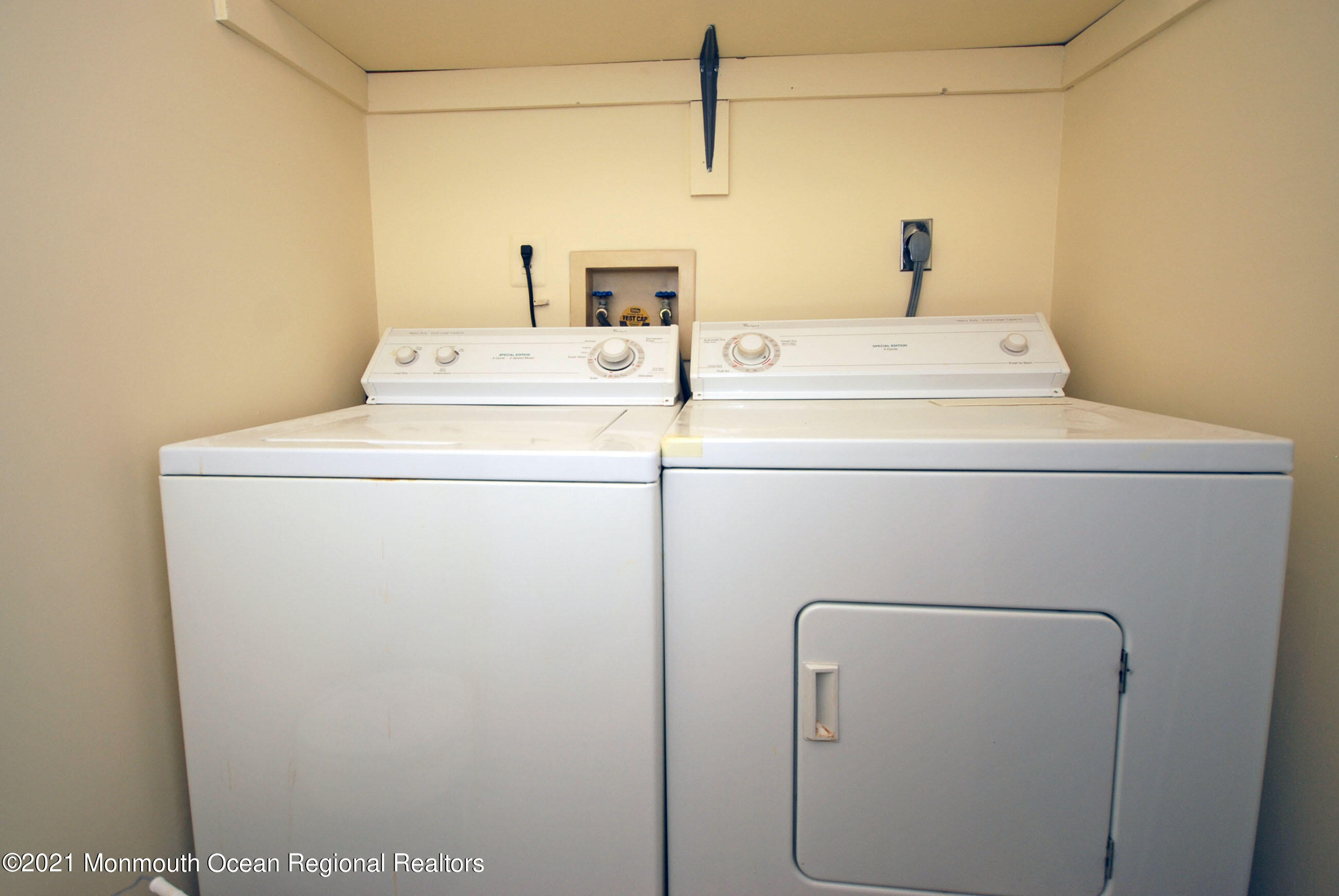 1803 Timber Oaks Road, Unit 1803 Edison, NJ 08820 - Photo 22 of 22 DSC_7303