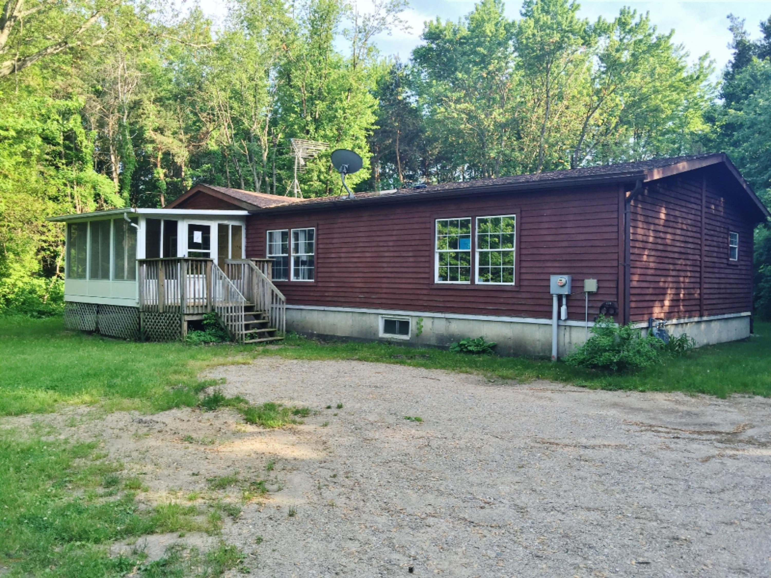 1800 West Shawnee Road Baroda, MI 49101 - Photo 3 of 13 IMG_1231