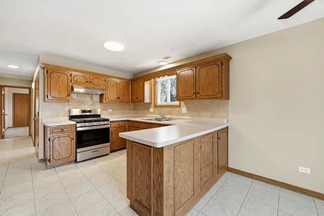 $2,150 | 4311 Grace Street, Unit 2, Schiller Park, IL 60176