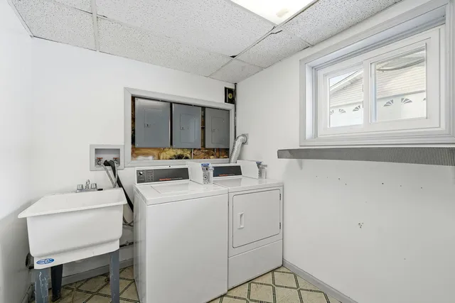 $2,150 | 4311 Grace Street, Unit 2, Schiller Park, IL 60176