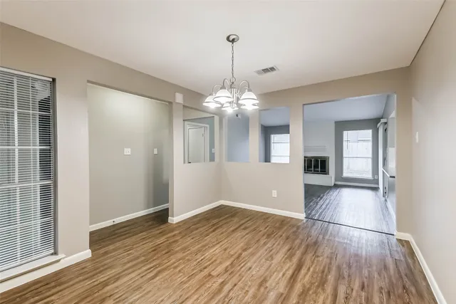 $2,100 | 26 West Broken Oak Court, The Woodlands, TX 77381