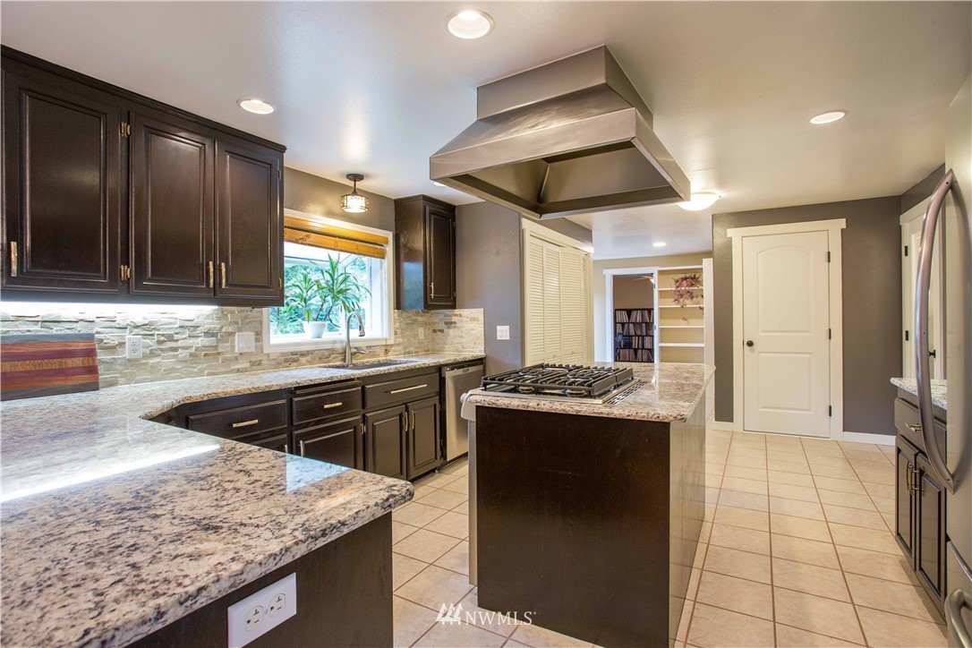 2483 Yew Street Road Bellingham, WA 98229 - Photo 7 of 40 Gallery Image 7