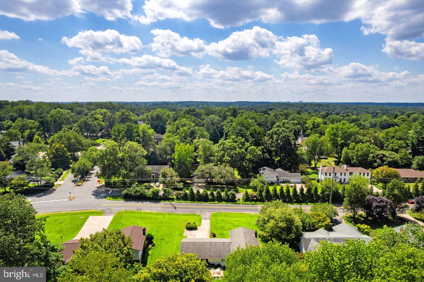 9904 Vale Road Vienna, VA 22181 - Photo 10 of 16 Gallery Image 10