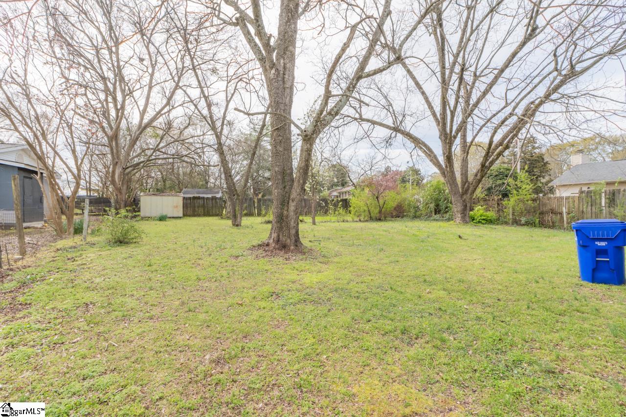 11 Henderson Road Greenville, SC 29607 - Photo 18 of 27