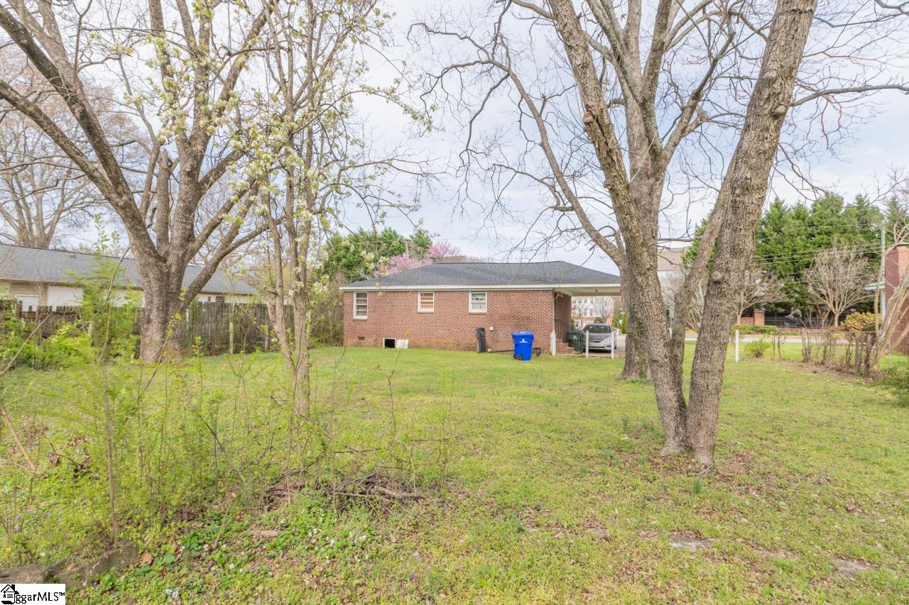 11 Henderson Road Greenville, SC 29607 - Photo 19 of 27