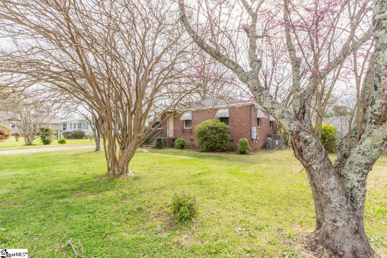 11 Henderson Road Greenville, SC 29607 - Photo 26 of 27