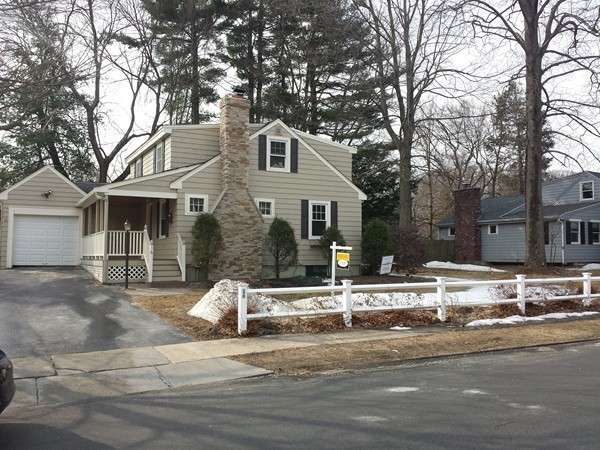 16 Springvale Road Reading, MA 01867 - Photo 4 of 14 Gallery Image 4