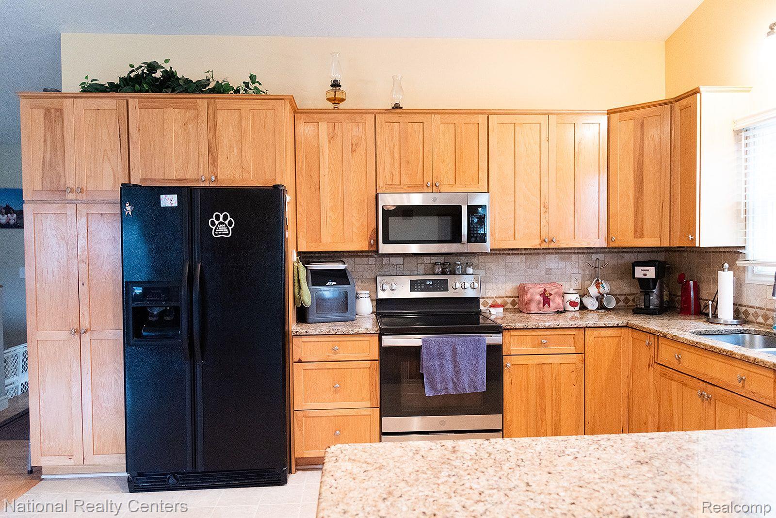 1499 Argentine Road Howell, MI 48843 - Photo 10 of 42 Gallery Image 10
