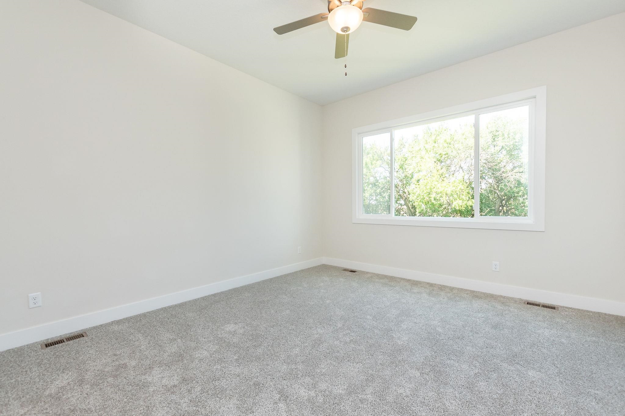 2703 South Prescott Street Wichita, KS 67215 - Photo 17 of 36