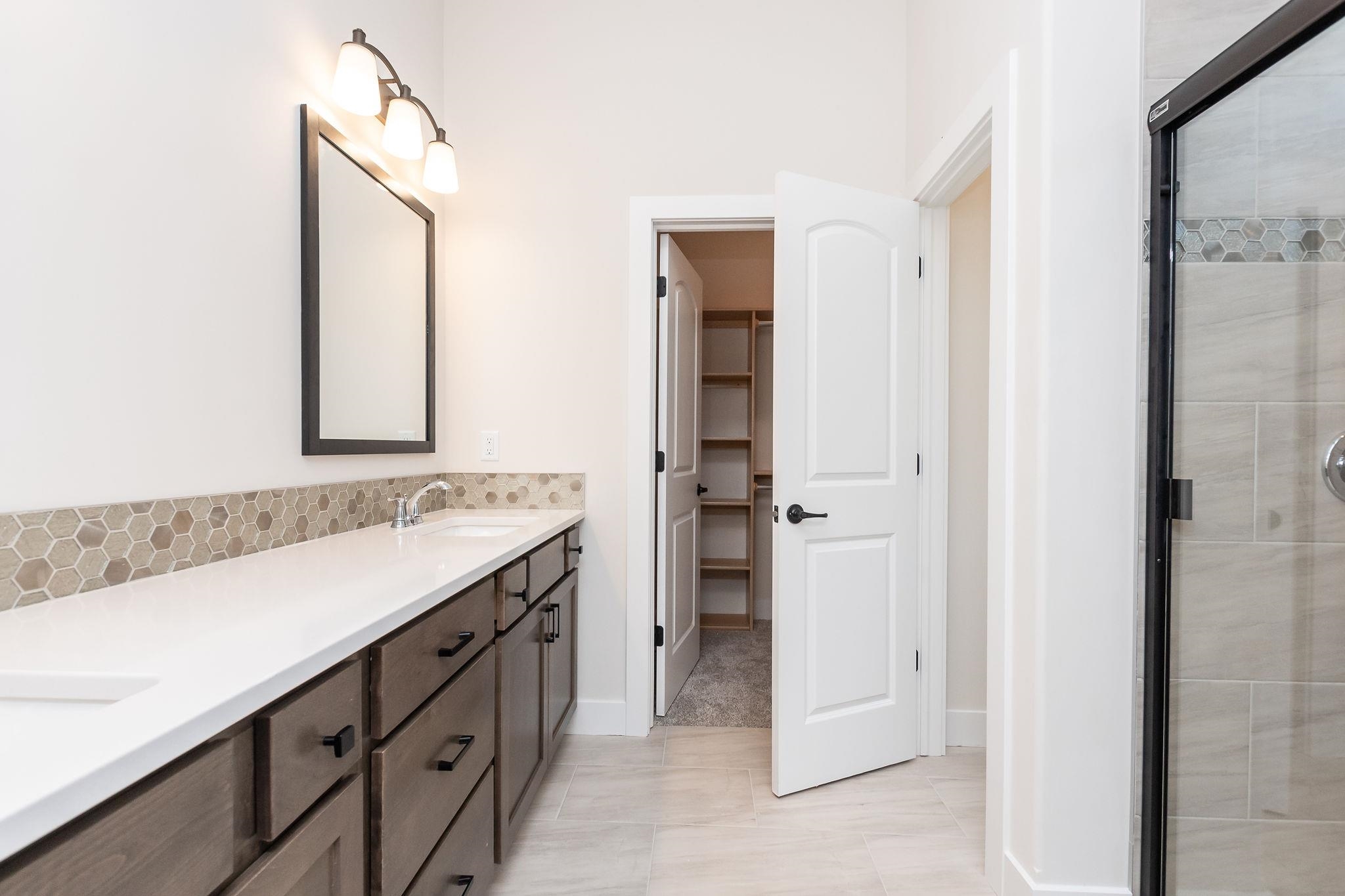 2703 South Prescott Street Wichita, KS 67215 - Photo 19 of 36