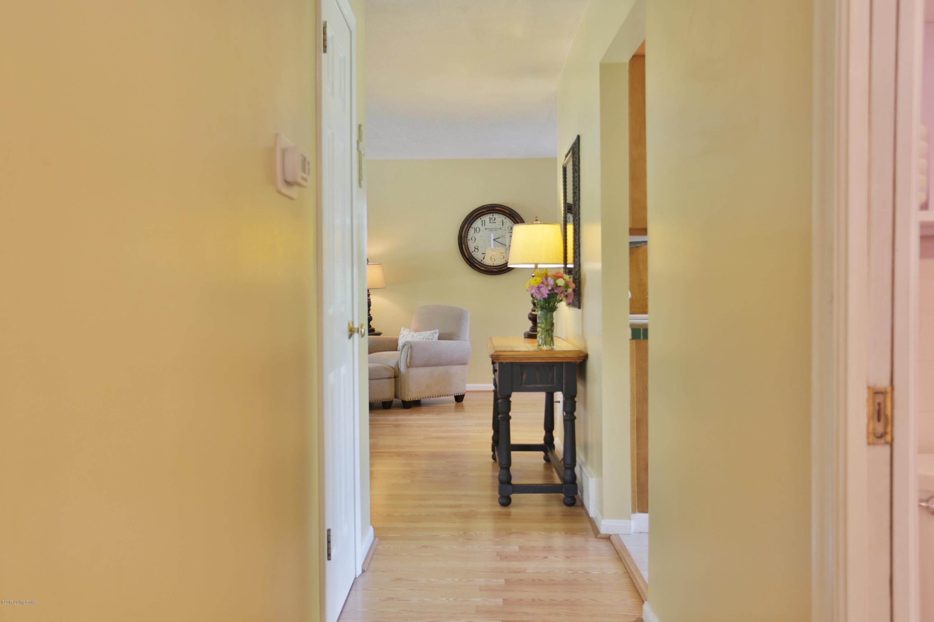 12210 Hardwick Road Louisville, KY 40243 - Photo 16 of 44 Hallway