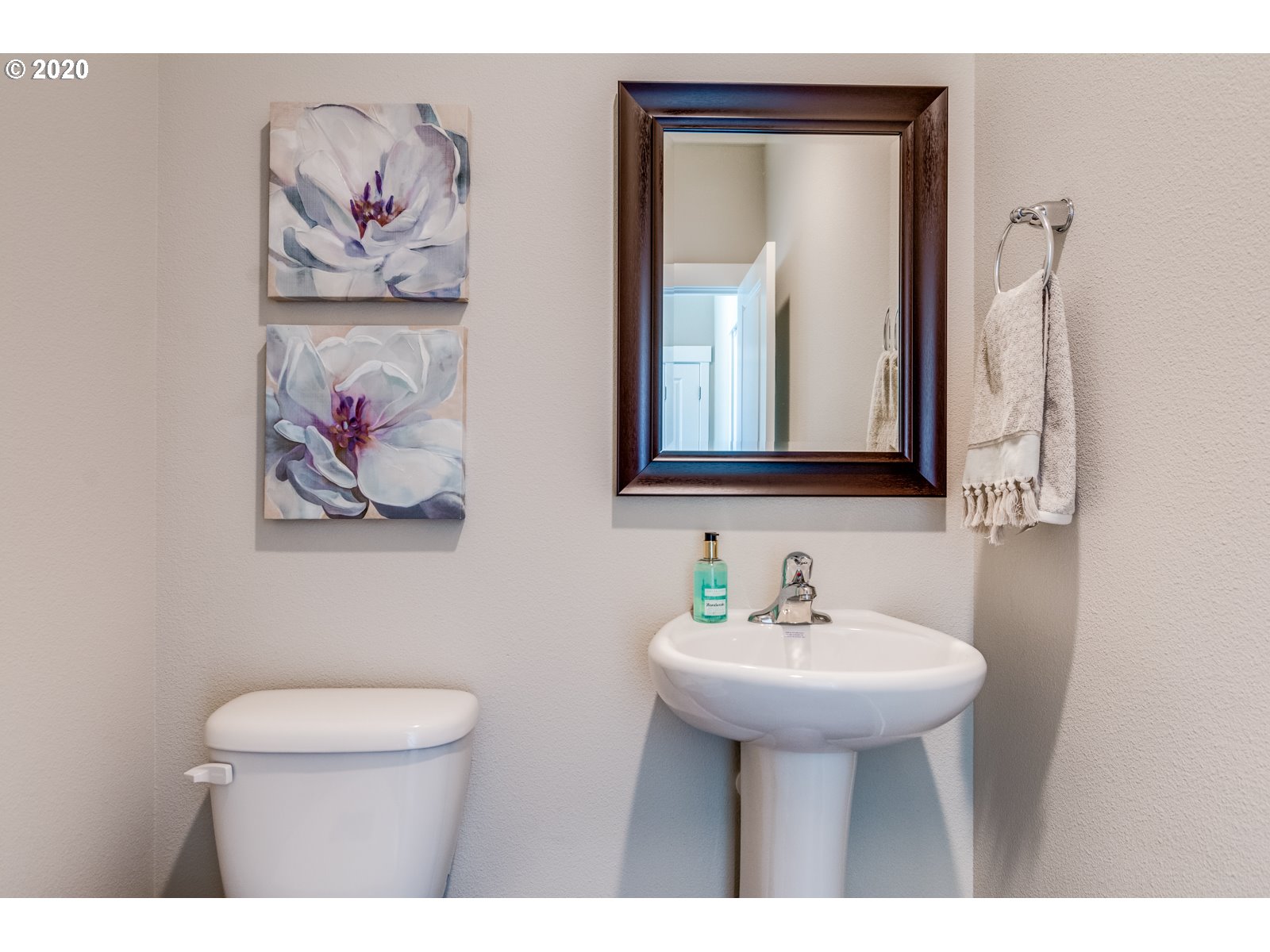 2490 Fieldcress Road Eugene, OR 97403 - Photo 18 of 32 Gallery Image 18