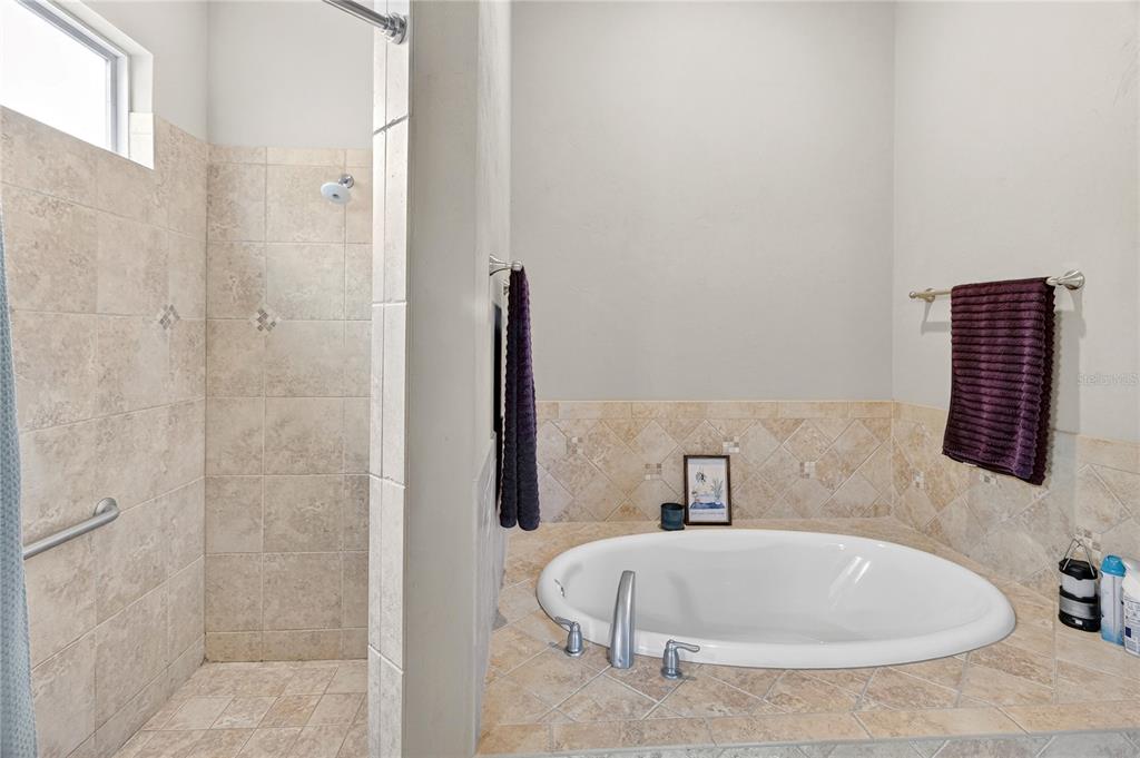 11102 Northwest 18th Road Gainesville, FL 32606 - Photo 17 of 30