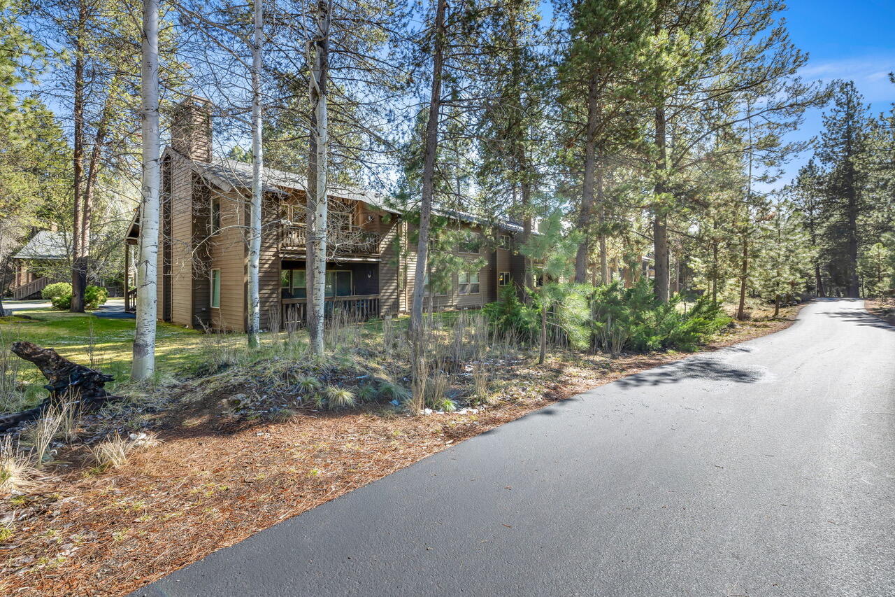 57379 Beaver Ridge Loop, Unit 30D2 Sunriver, OR 97707 - Photo 21 of 22 57379 Beaver Ridge #21