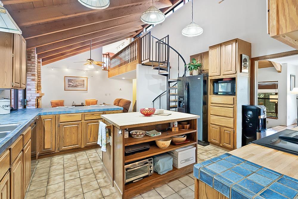 7605 Roma Place Salinas, CA 93907 - Photo 11 of 60 Gallery Image 11