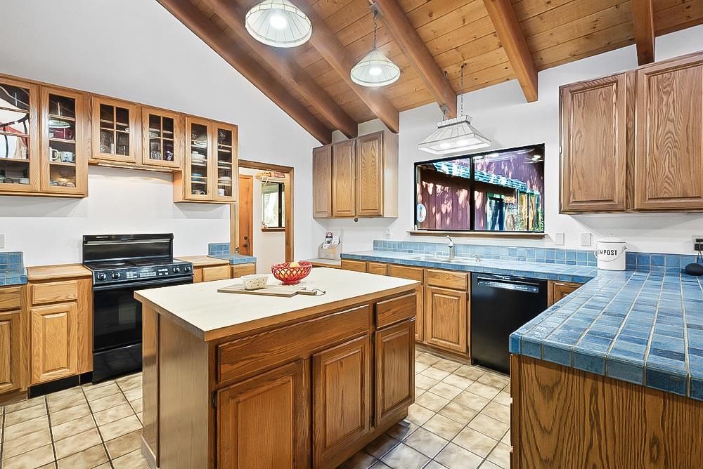 7605 Roma Place Salinas, CA 93907 - Photo 12 of 60 Gallery Image 12