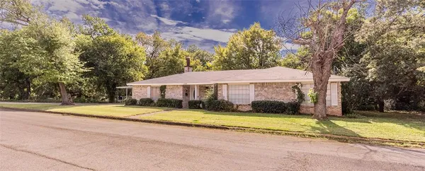$227,000 | 1103 Miller Street, Bowie, TX 76230