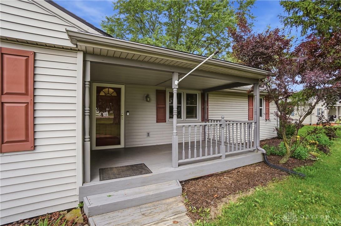 8251 Arlington Road Brookville, OH 45309 - Photo 4 of 29