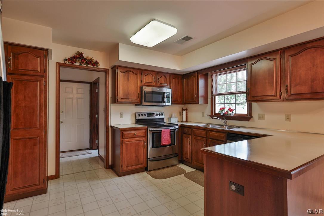 3291 Regal Road Bethlehem, PA 18020 - Photo 17 of 48 Gallery Image 17