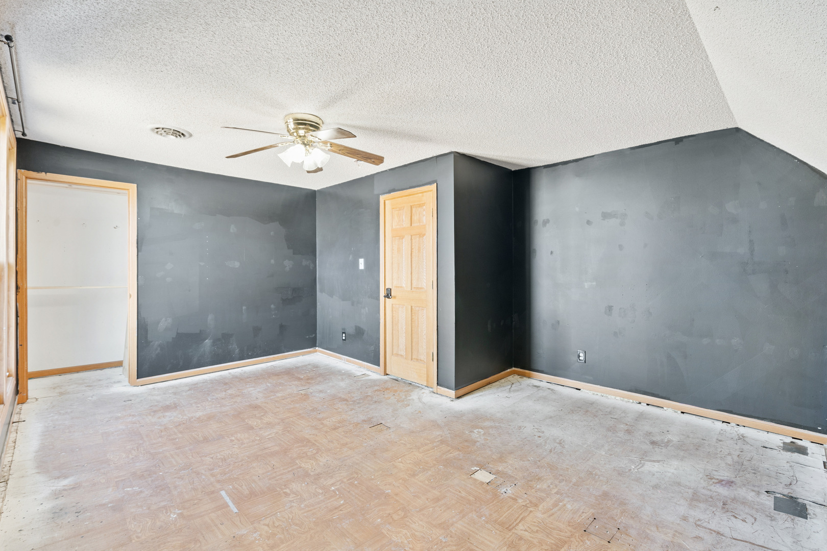 1315 Pershing Boulevard Clinton, IA 52732 - Photo 16 of 25