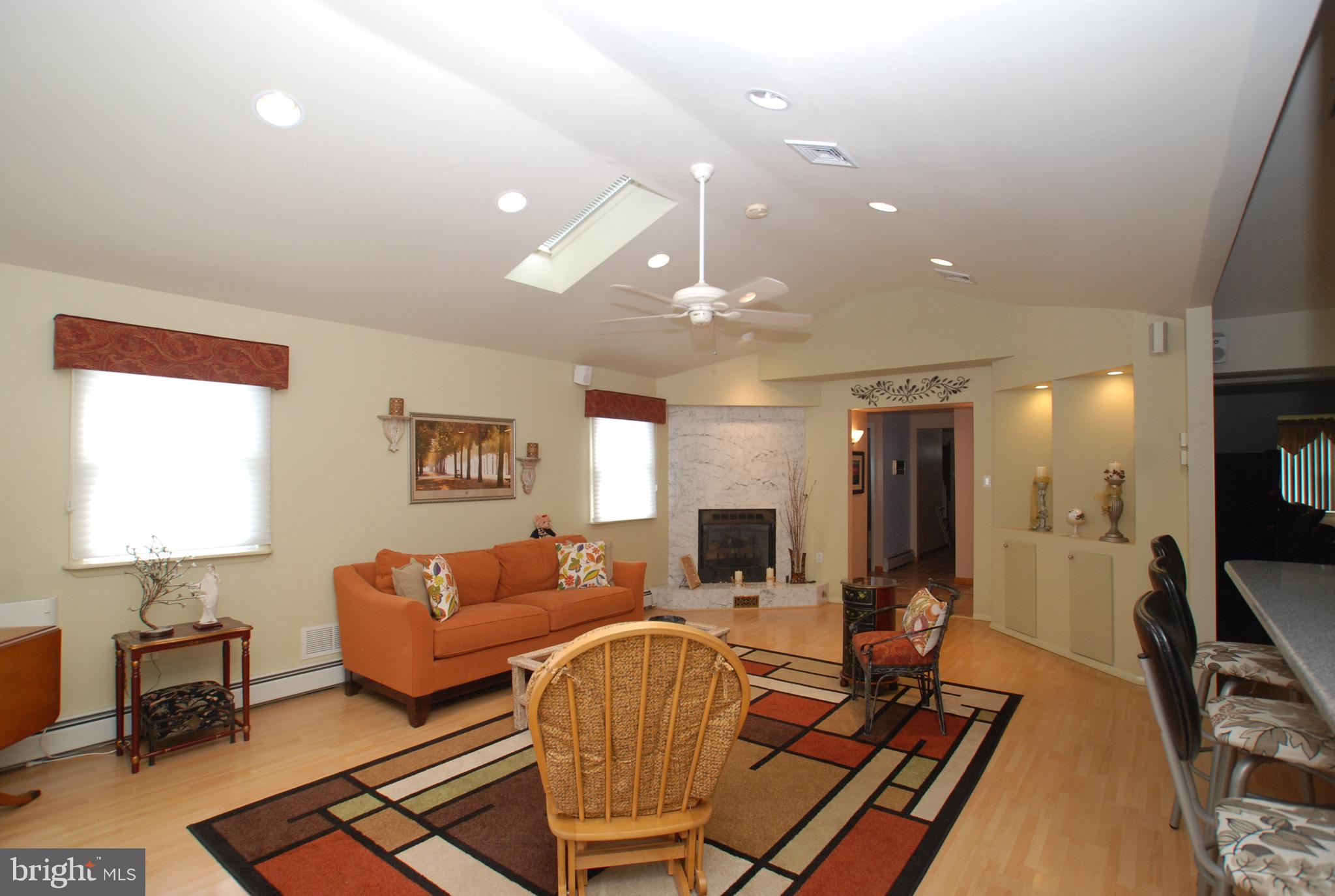 1043 Orchid Road Warminster, PA 18974 - Photo 8 of 27 Gallery Image 8