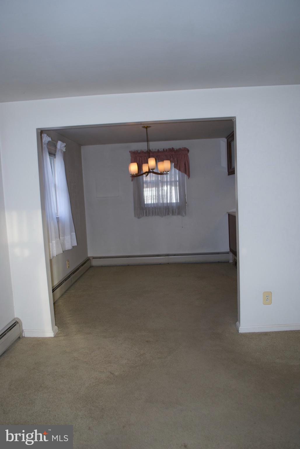 10809 Breewood Road Silver Spring, MD 20901 - Photo 11 of 24 Living Room/ Dining