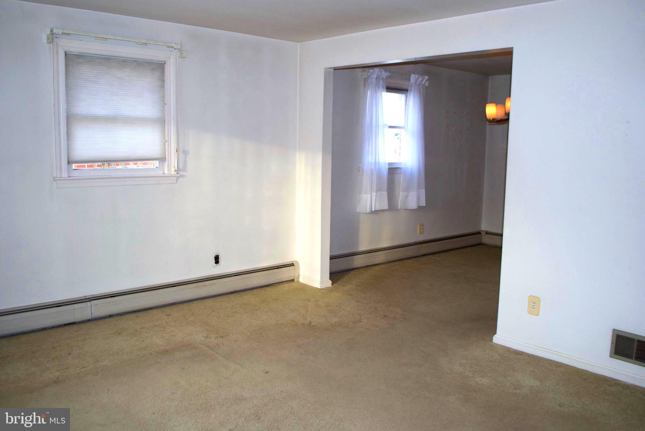 10809 Breewood Road Silver Spring, MD 20901 - Photo 10 of 24 Living room/Dining Room