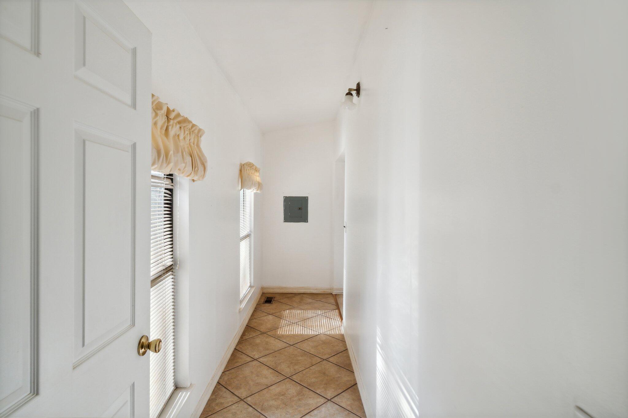 57900 East 345 Road Jay, OK 74346 - Photo 28 of 51 Hall