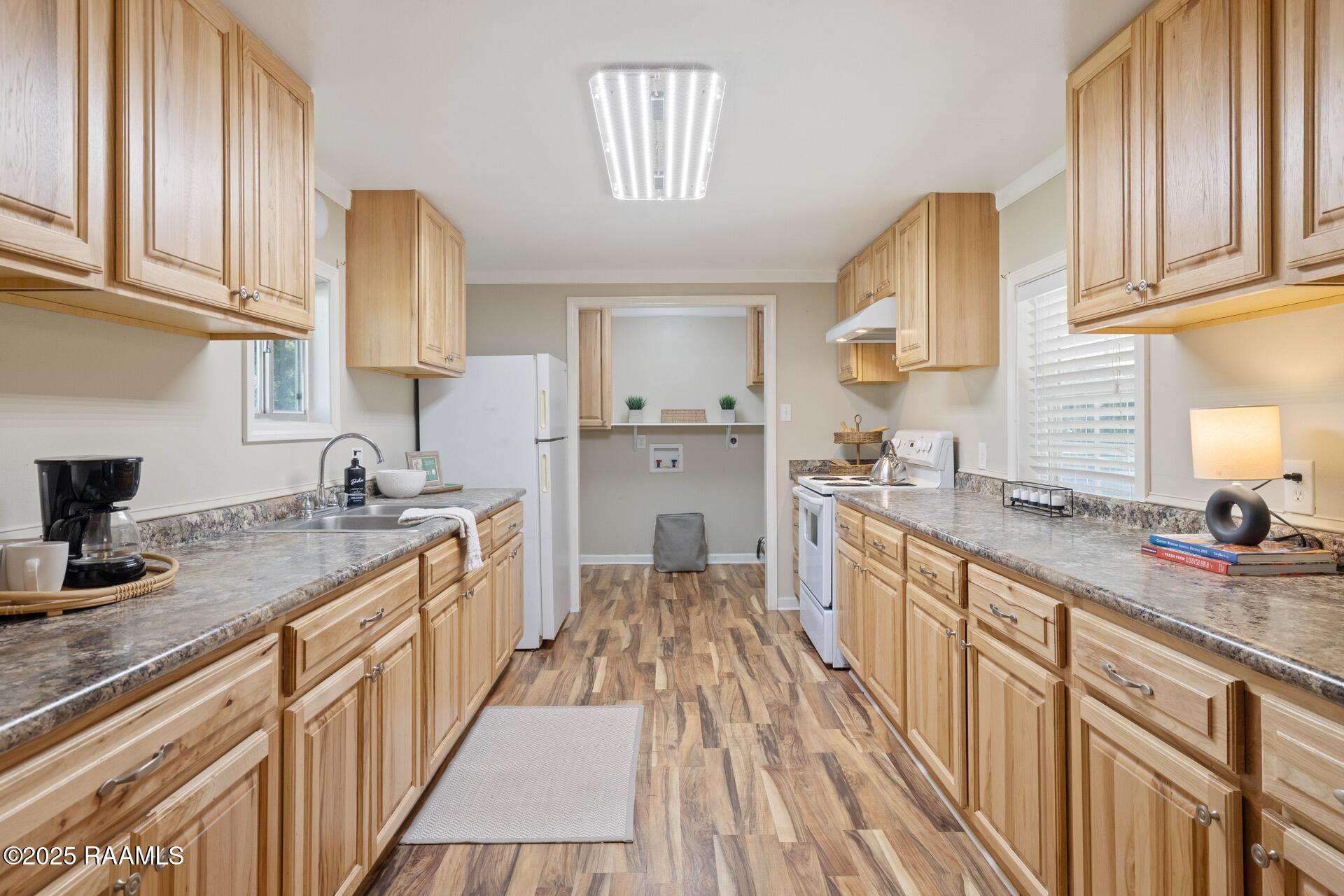 1002 Alexander Road St. Martinville, LA 70582 - Photo 5 of 17 kitchen