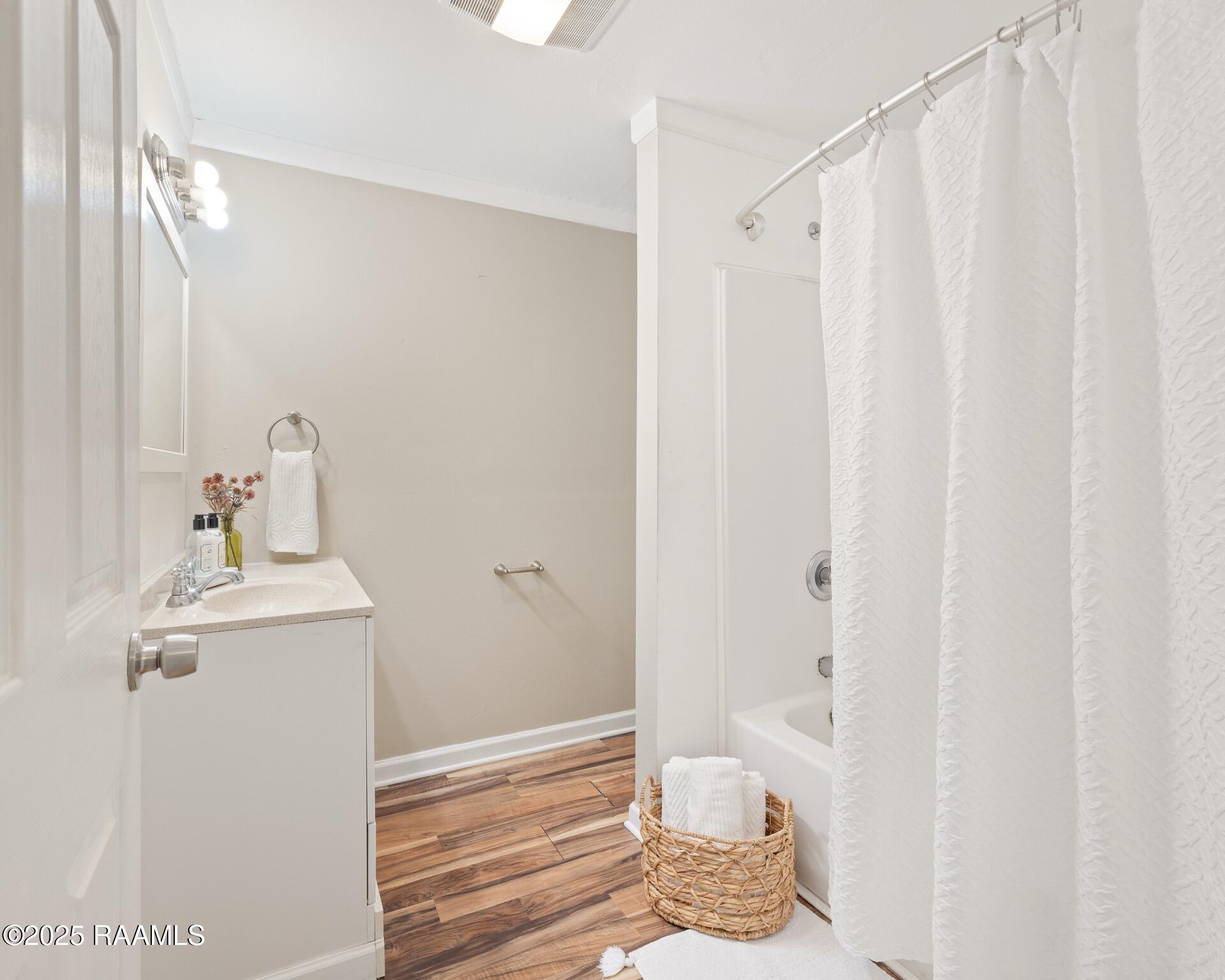 1002 Alexander Road St. Martinville, LA 70582 - Photo 10 of 17 guest bathroom