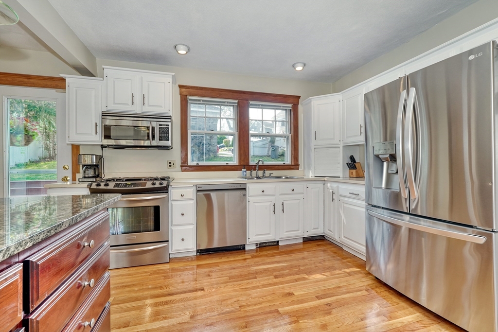 66 Richardson Road Melrose, MA 02176 - Photo 5 of 41 Gallery Image 5