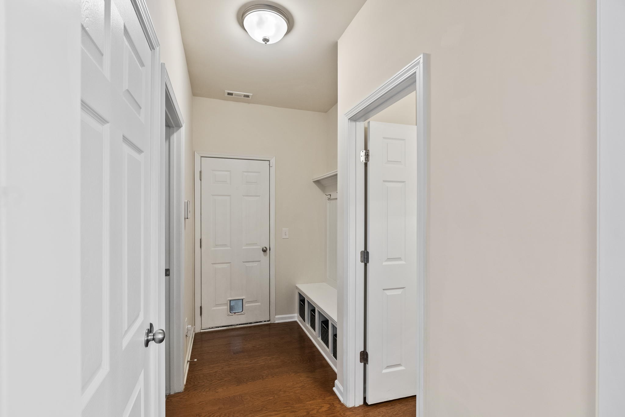 1064 Addington Road Hendersonville, TN 37075 - Photo 14 of 55 a view of a hallway to rooms