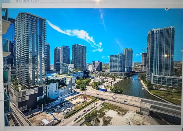 $3,000 | 31 Southeast 5th Street, Unit 2507, Miami, FL 33131