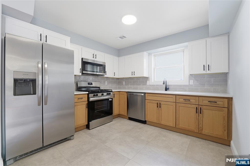 23 Edwin Place Newark, NJ 07112 - Photo 16 of 32