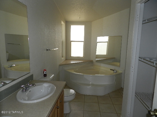 5597 North Whitetail Road Marana, AZ 85653 - Photo 8 of 24