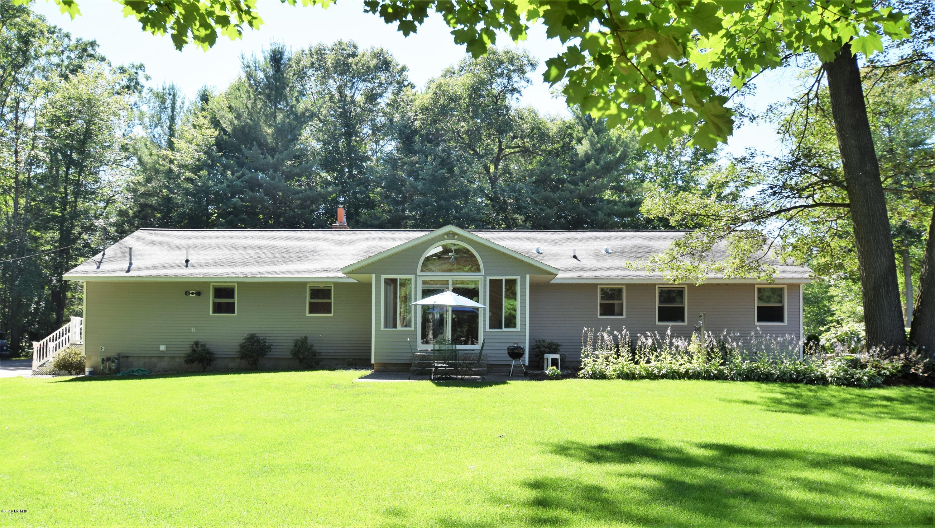 1990 Simonelli Road Muskegon, MI 49445 - Photo 3 of 68 DSC_1393