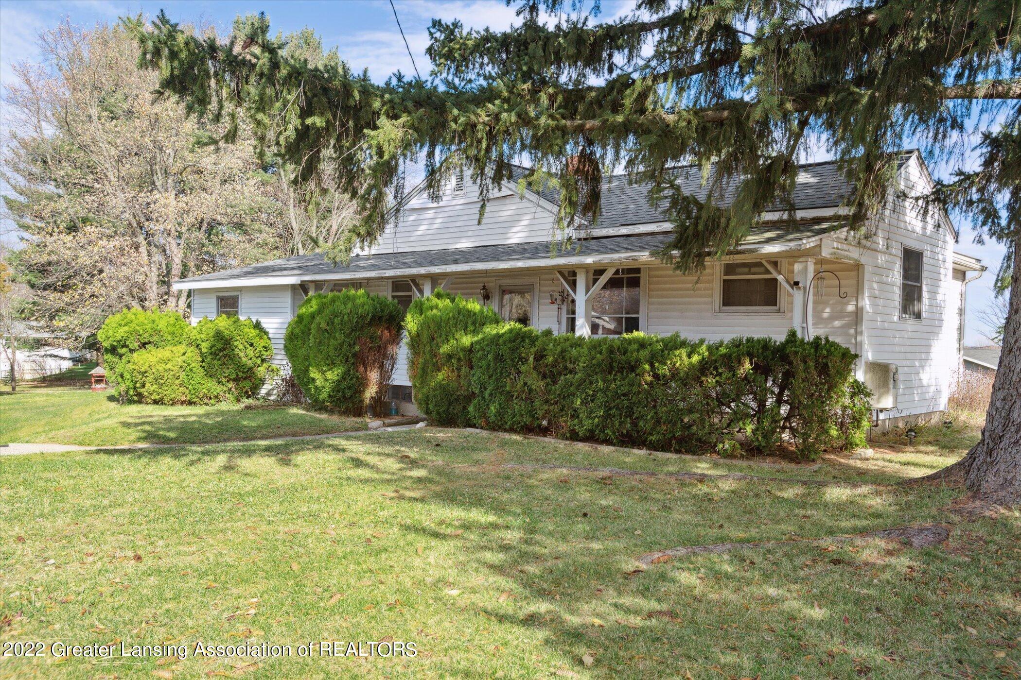 5897 Lansing Road Potterville, MI 48876 - Photo 5 of 34 33-5897-Lansing-Rd-WindowStill-30