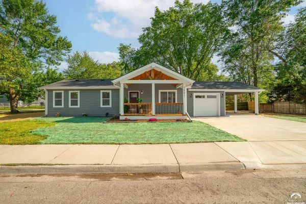 $489,900 | 1001 Highland Drive, Lawrence, KS 66044
