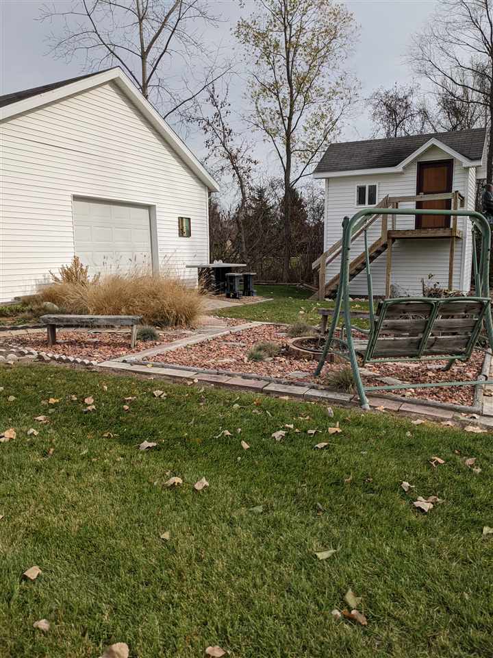 1912 East Coggins Road Pinconning, MI 48650 - Photo 4 of 28