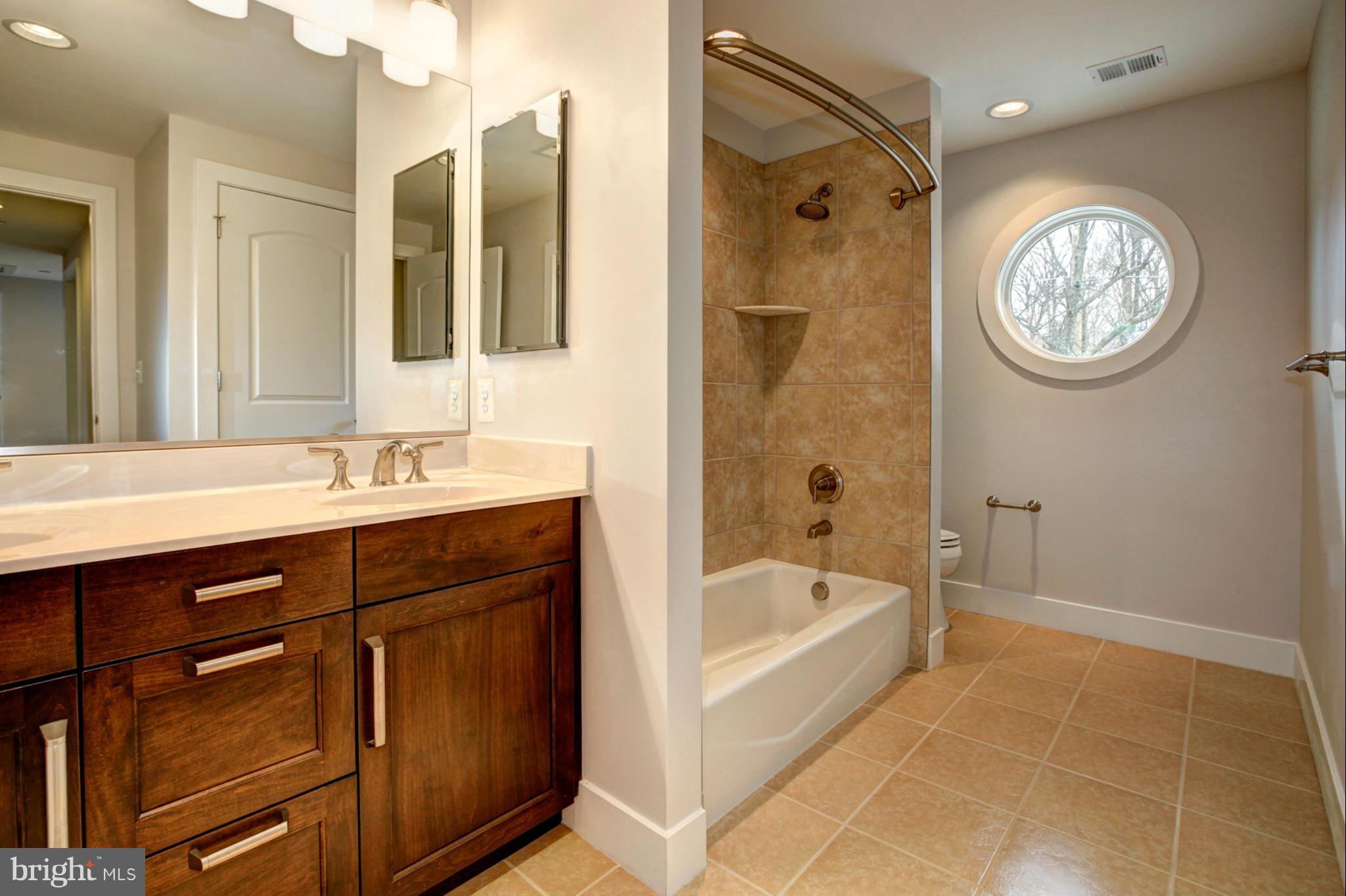 6412 Dahlonega Road Bethesda, MD 20816 - Photo 13 of 23 Bath