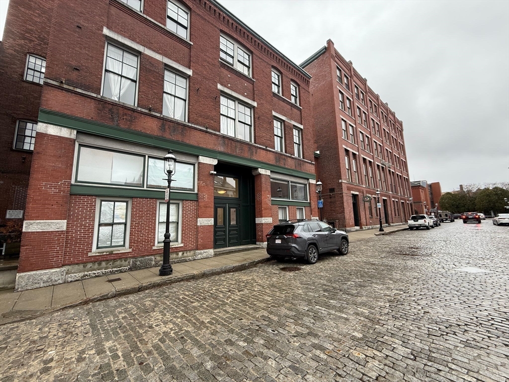 172 Middle Street, Unit 209 Lowell, MA 01852 - Photo 1 of 7