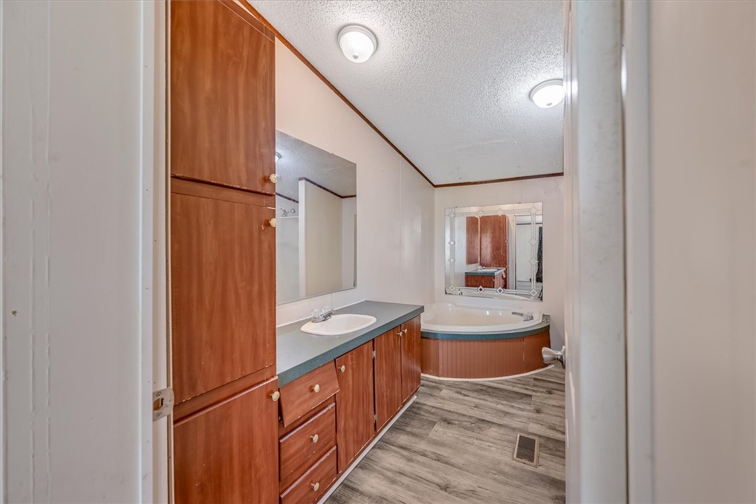 772 Mountain View Road Anderson, SC 29626 - Photo 11 of 27 Master Bathroom