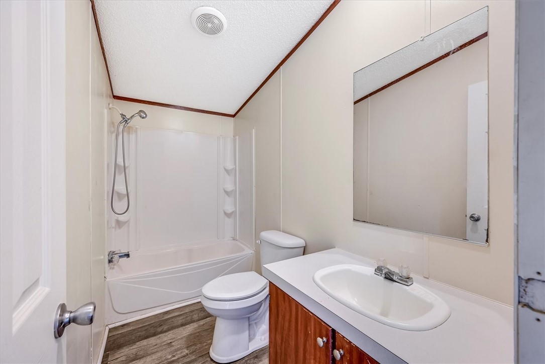 772 Mountain View Road Anderson, SC 29626 - Photo 24 of 27 2nd Bathroom