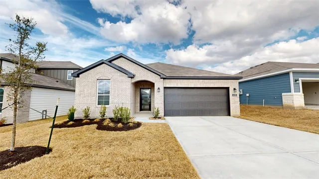 $2,400 | 4525 Wisenbaker Way, College Station, TX 77845