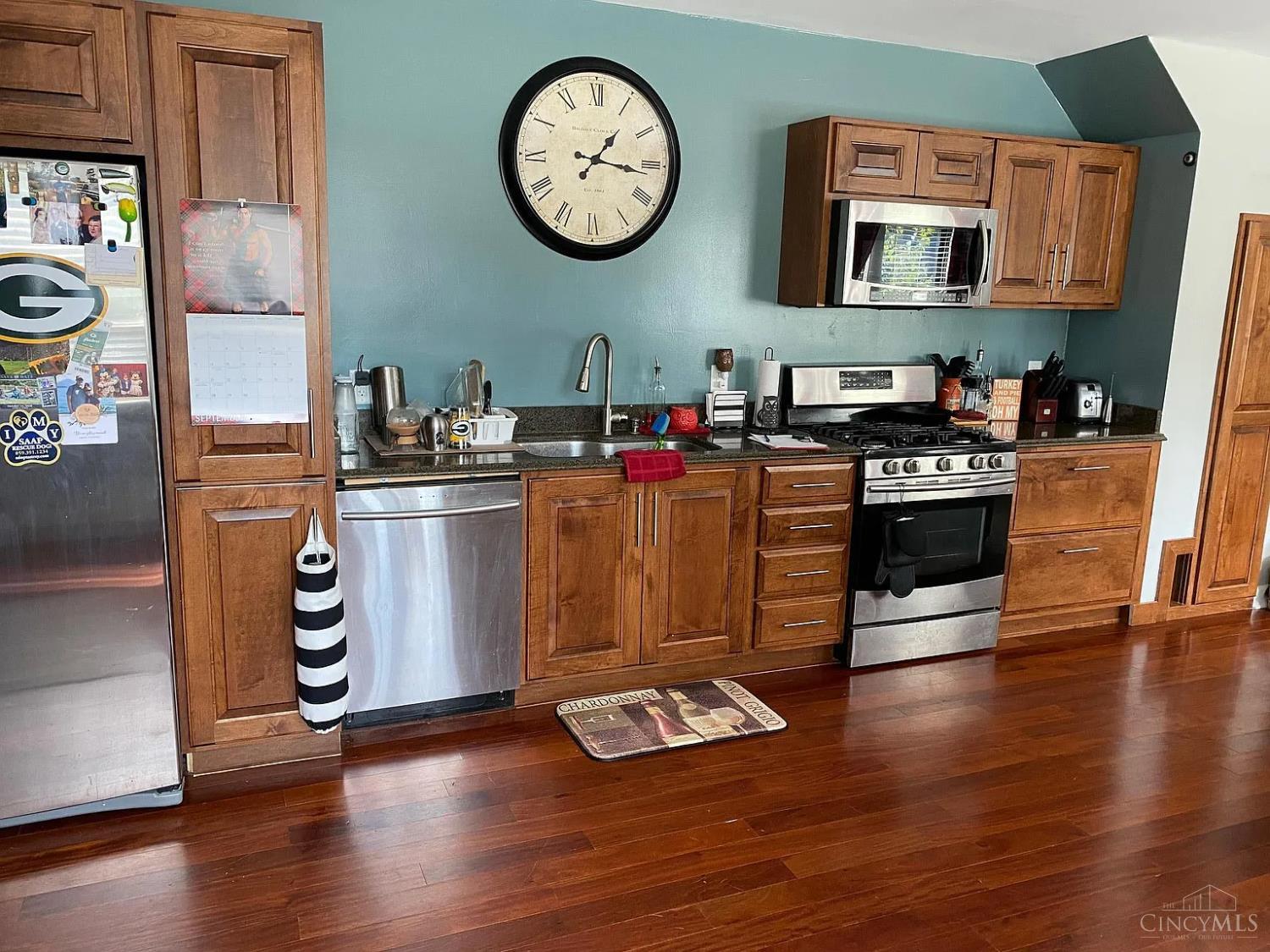 5801 Ridge Avenue Cincinnati, OH 45213 - Photo 3 of 39