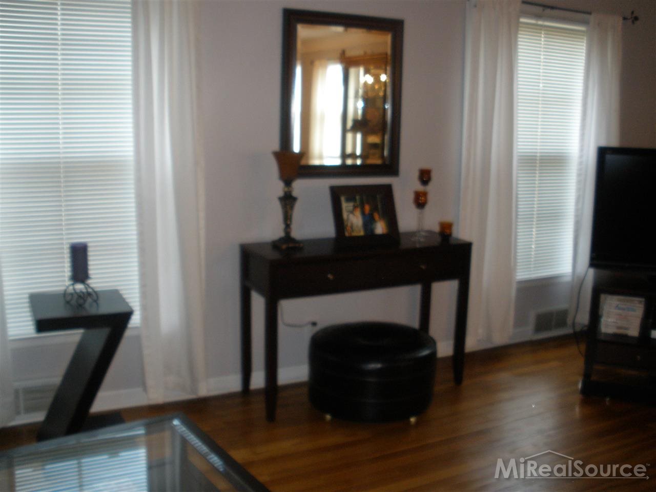 855-57 Harcourt Road Grosse Pointe, MI 48230 - Photo 10 of 30 31189553-9.JPG