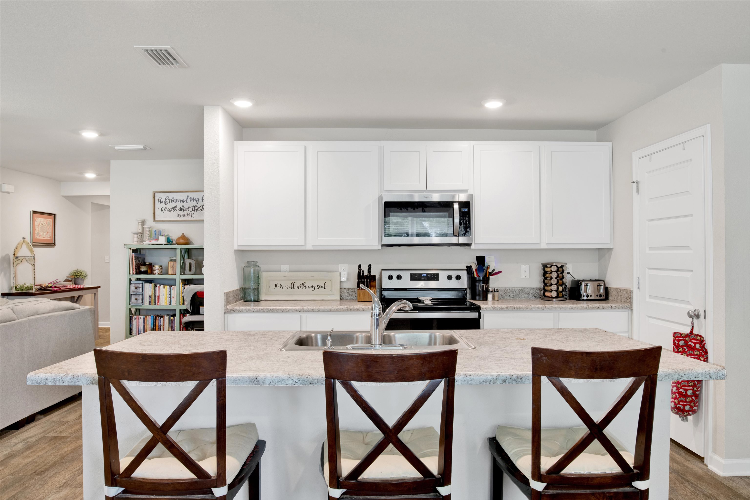 309 Hartenstein Road Foley, AL 36535 - Photo 11 of 23 Large Island Counter